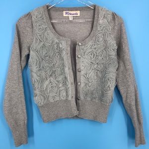 Grey sweater cardigan with lace roses.